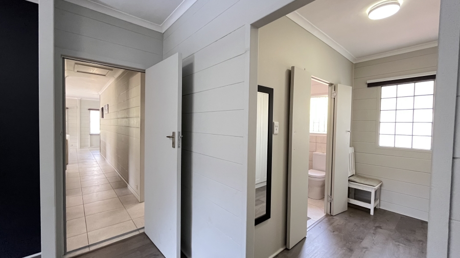 3 Bedroom Property for Sale in Glencairn Western Cape